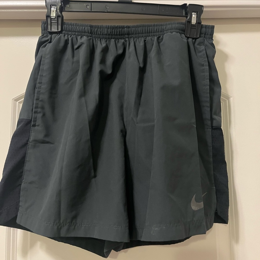 Nike Men's Dark Gray Athletic Shorts